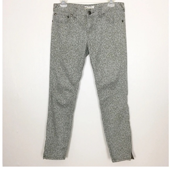 Free People Women’s Size 27 Skinny Jeans Ankle Zip Gray Lace Print Jeans… - Picture 1 of 10